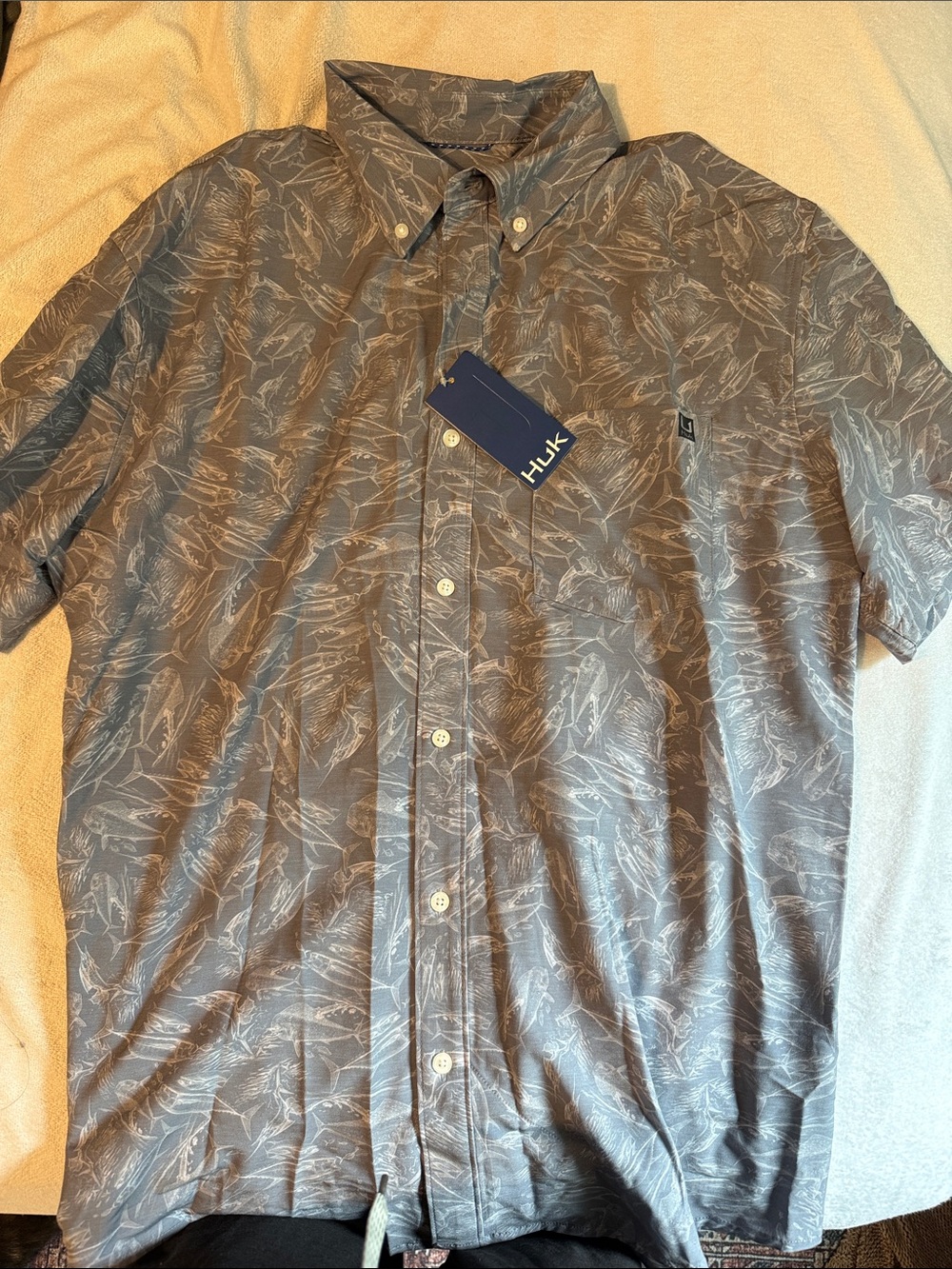 Huk Men's Short-Sleeve Button-Down Shirt in Gray Feather Print